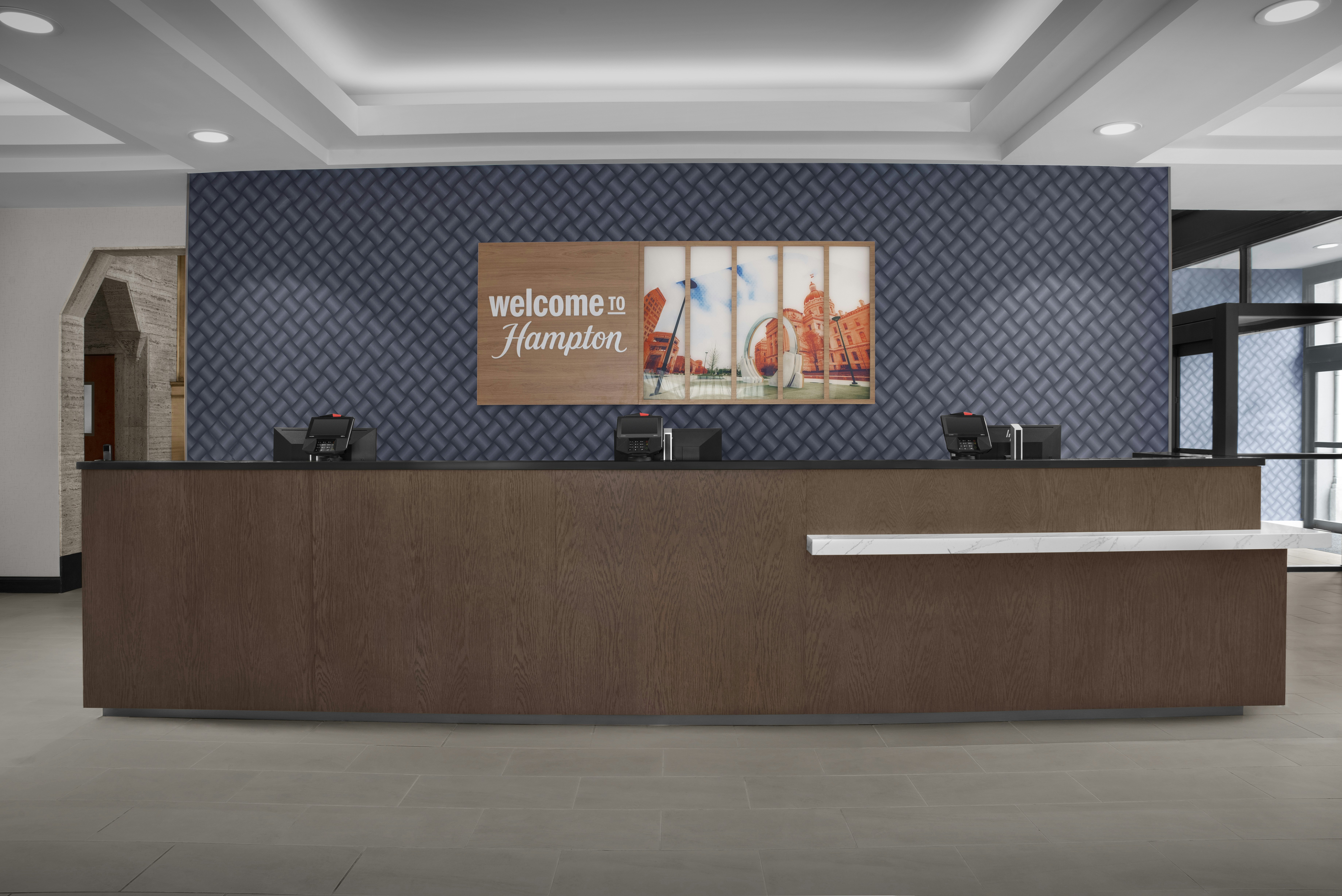Hampton Inn Indianapolis Downtown Across From Circle Centre 6/75