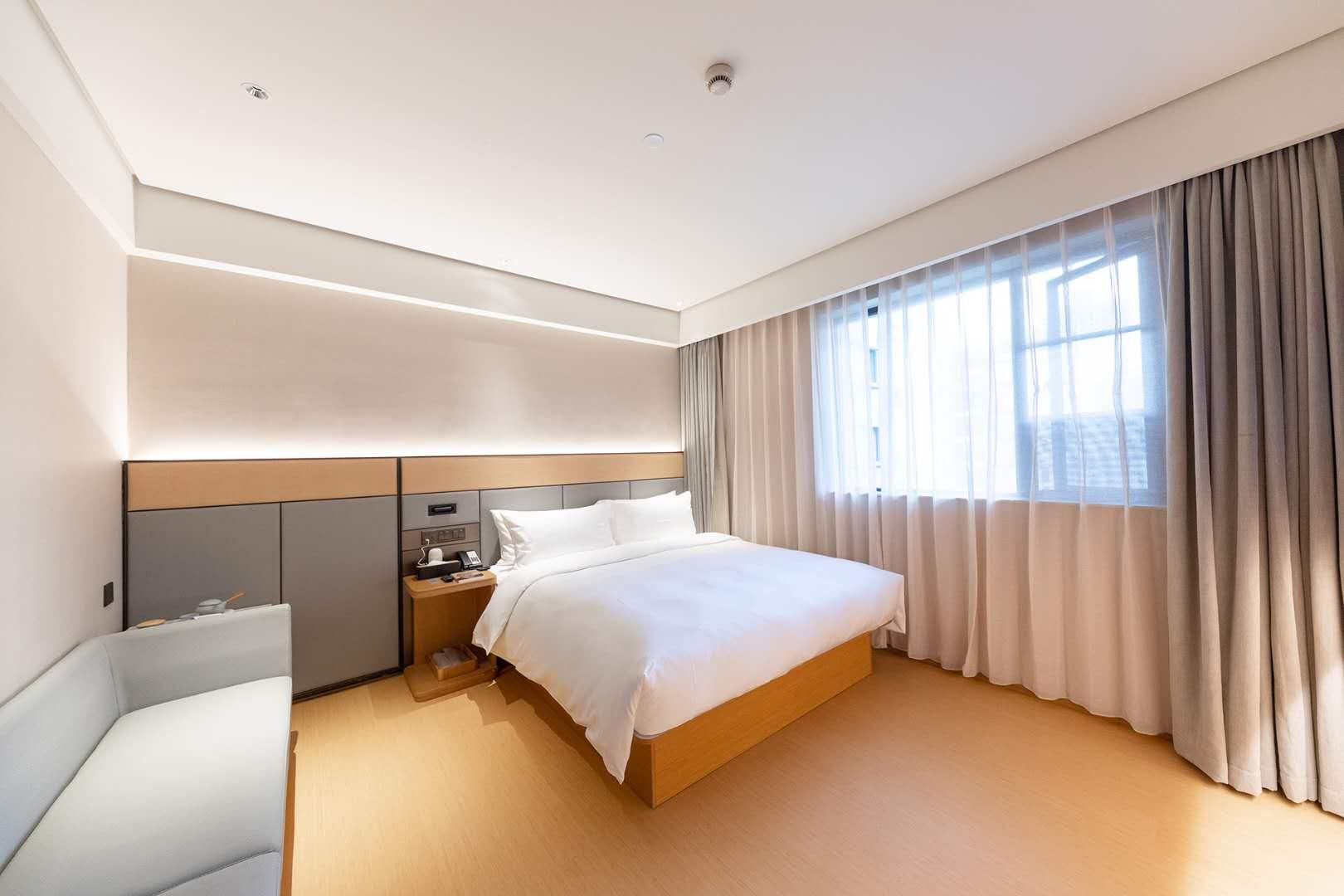 JI Hotel (Shanghai Wuning Road Subway Station) 25/40