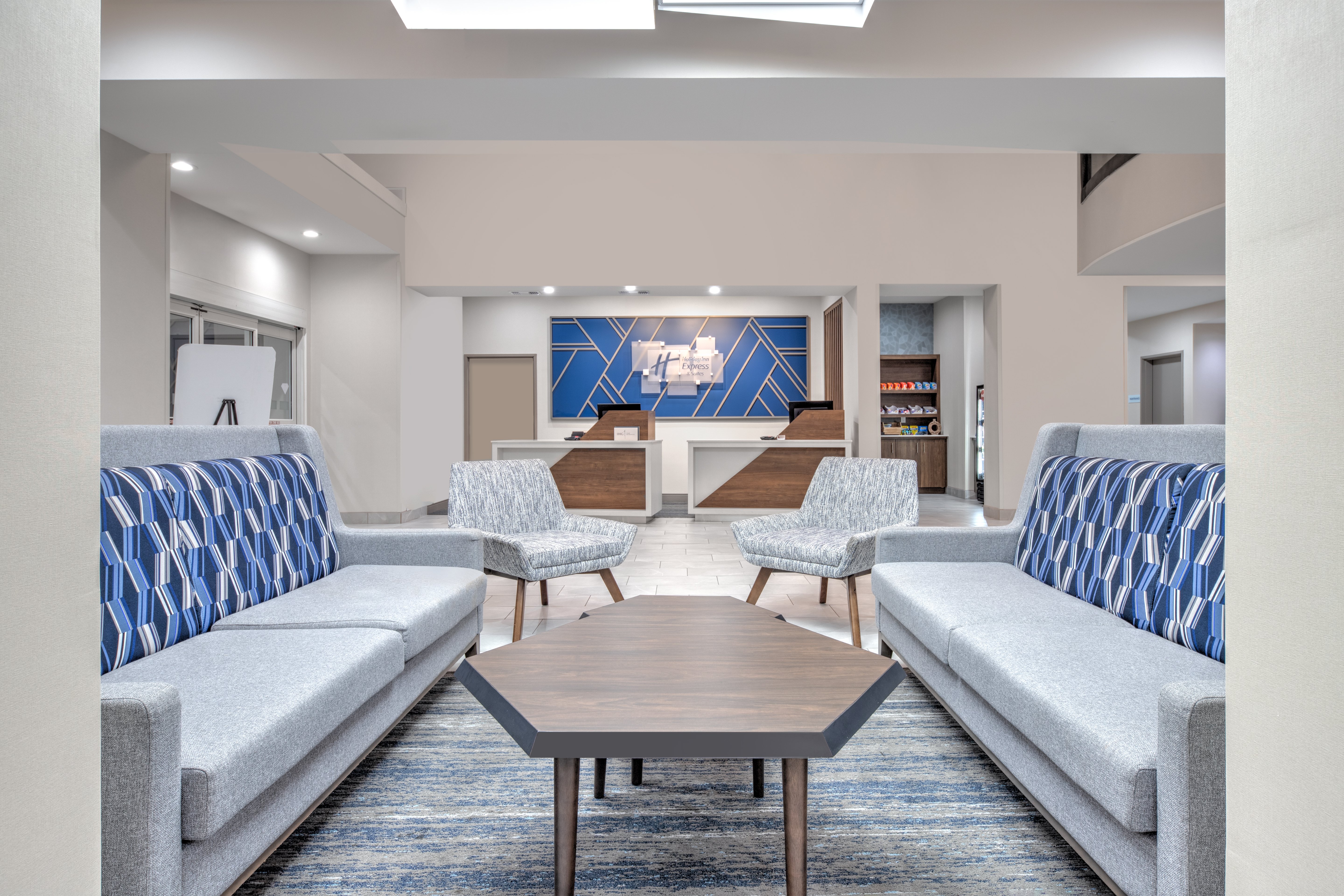 Holiday Inn Express Hotel And Suites Dallas West 25/40
