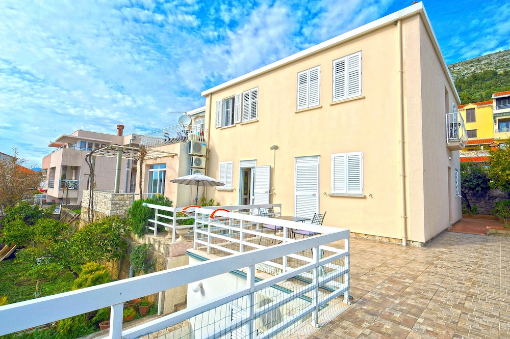 Villa Katarina 3/69