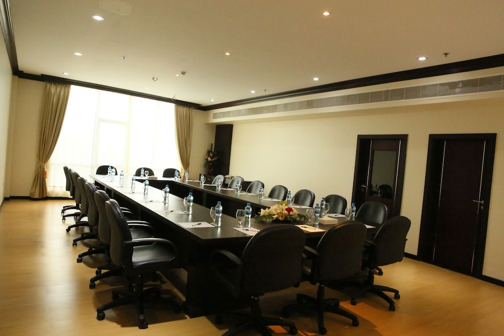 ROYAL PHOENICIA HOTEL 42/50