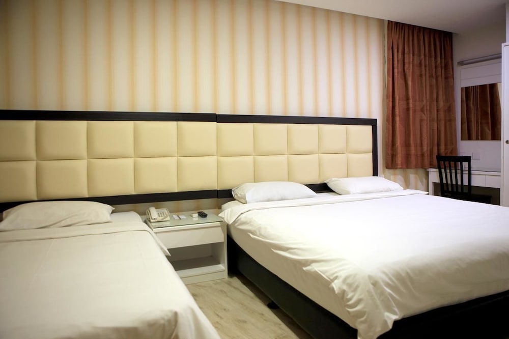Ming Star Hotel 12/64