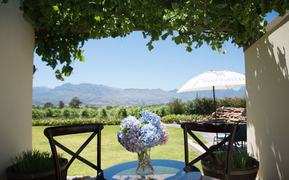Cana Vineyard Guesthouse 71/76