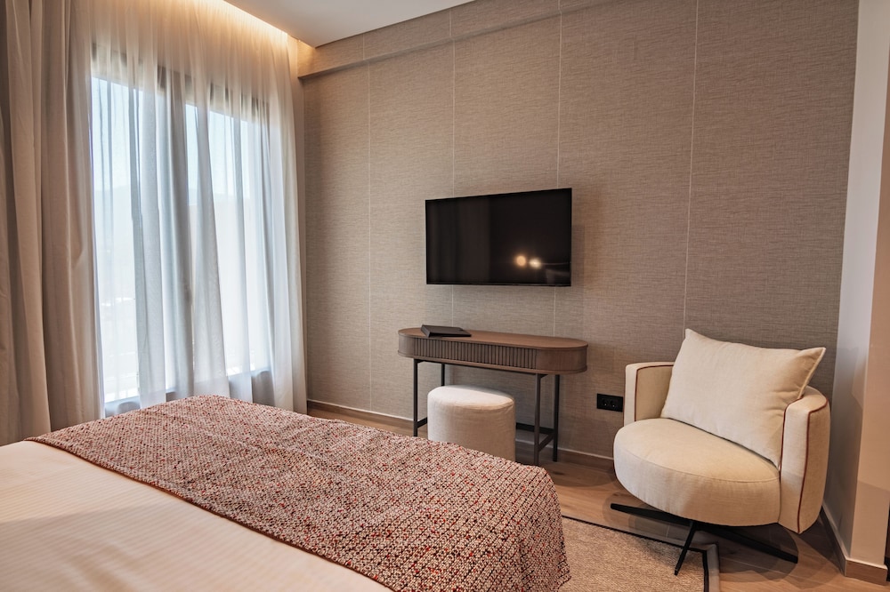 Renovated, Classic, Twin Beds, Garden View، Hotel Delfinia 6/9