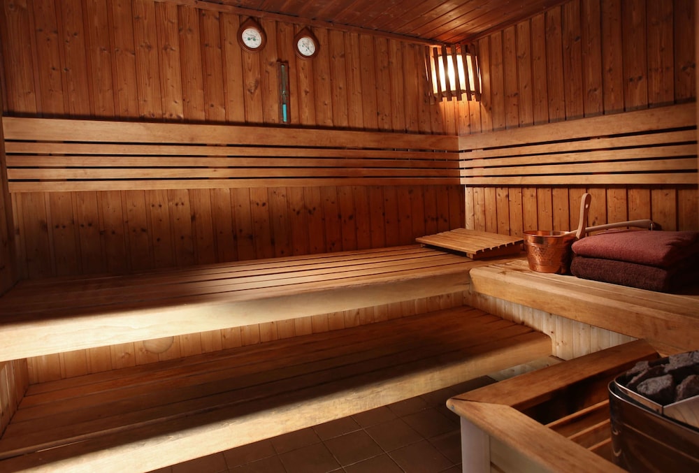 swimming pool spa