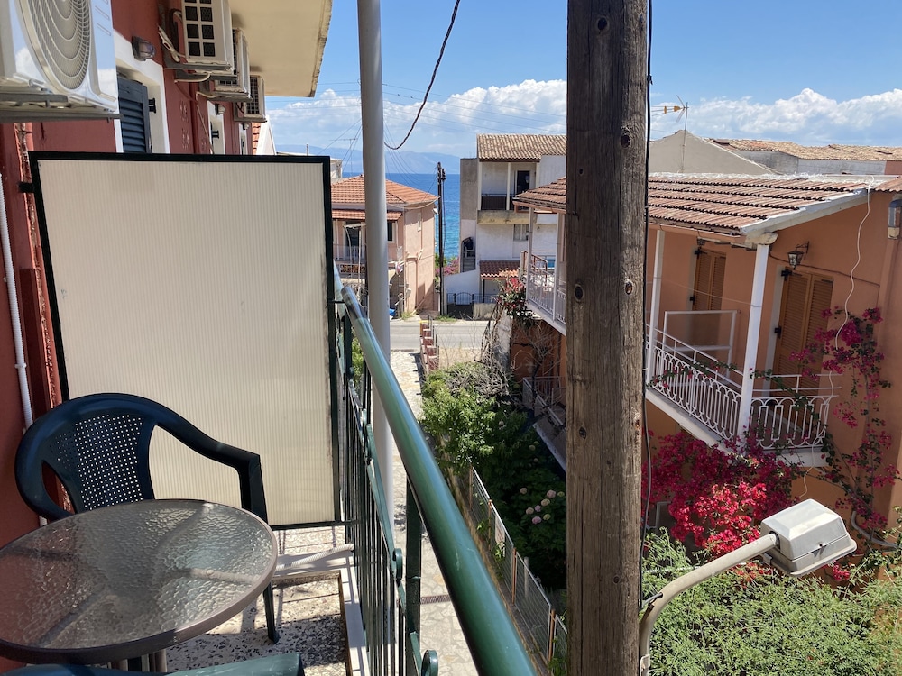 Avra Budget Beach Hotel 63/66