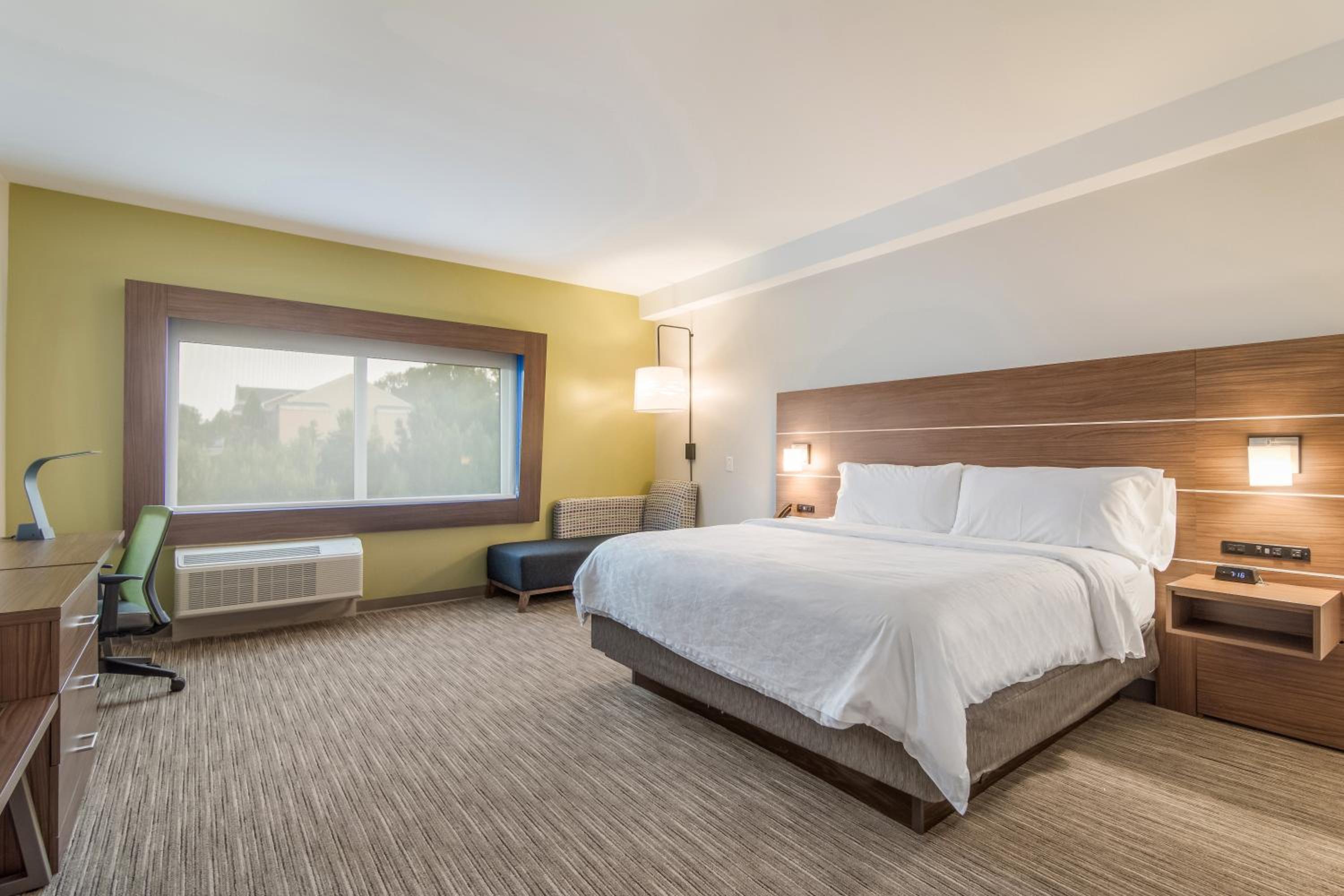 Xtra Space, Standard, King Bed