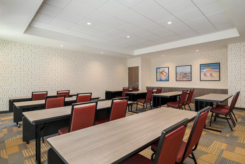 Home2 Suites by Hilton Riverview Tampa 33/54