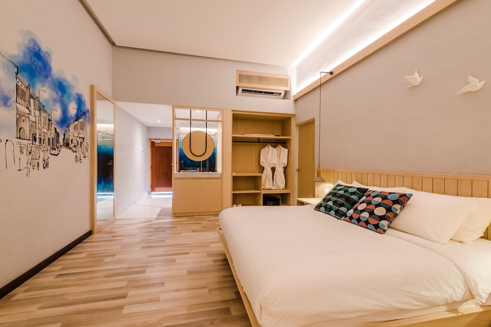 Tien Hotel 8/50
