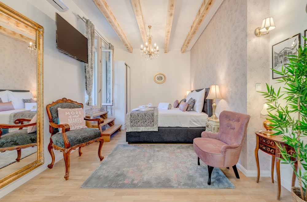Le Monde Luxury Accommodation 43/63