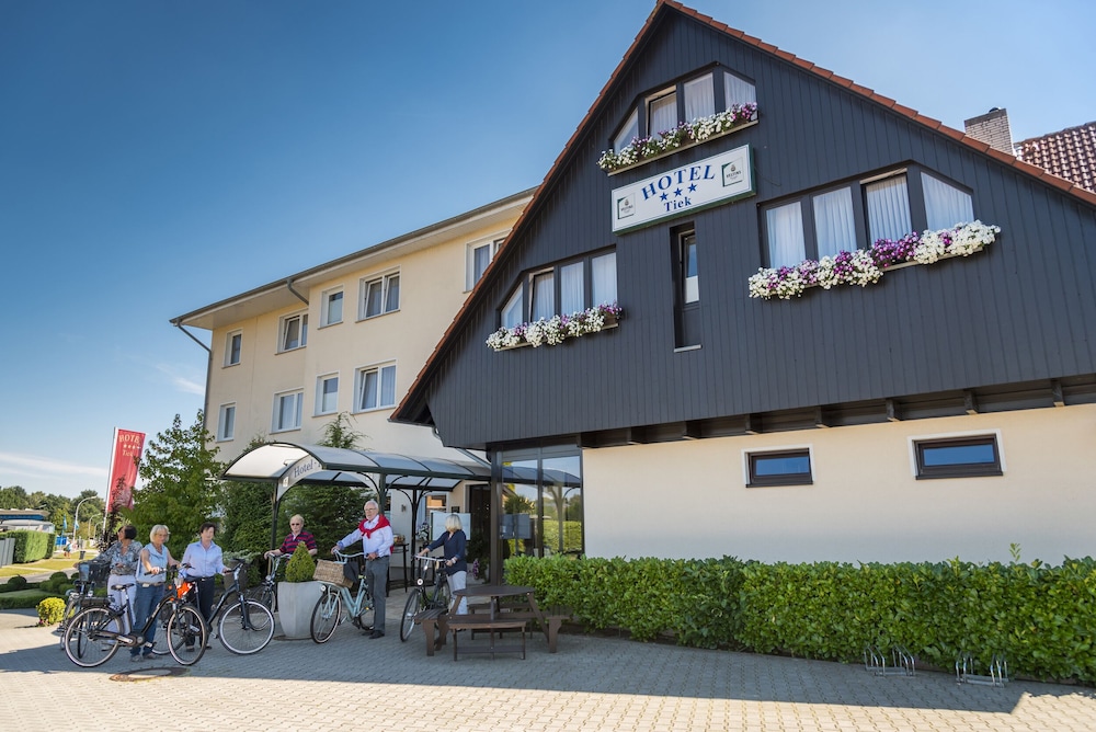 Hotel Tiek 3/50