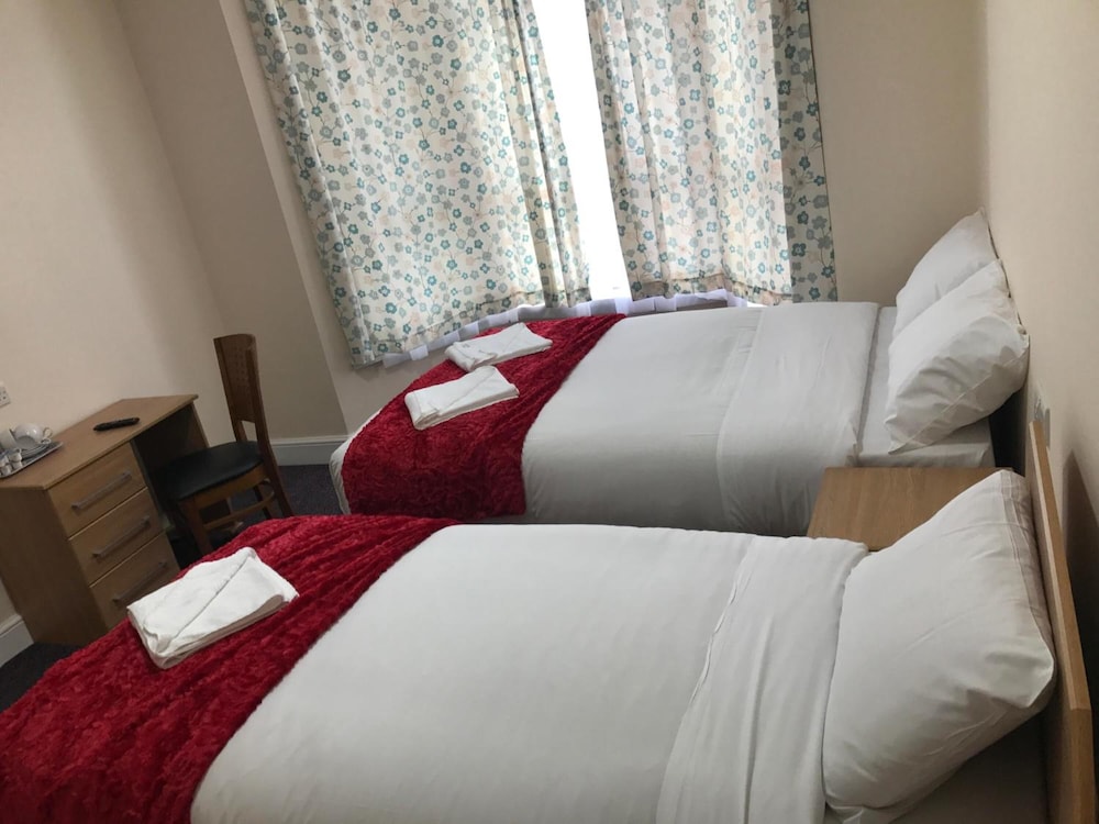 Woodlands Lodge Ilford 27/50