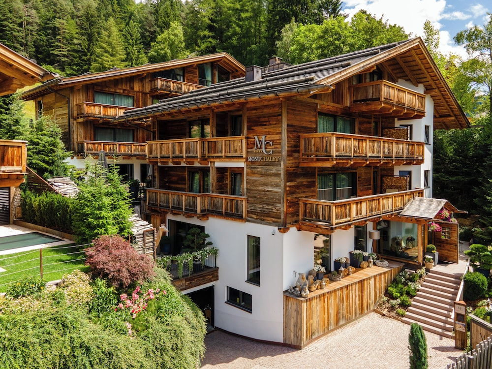 Hotel Montchalet 2/50
