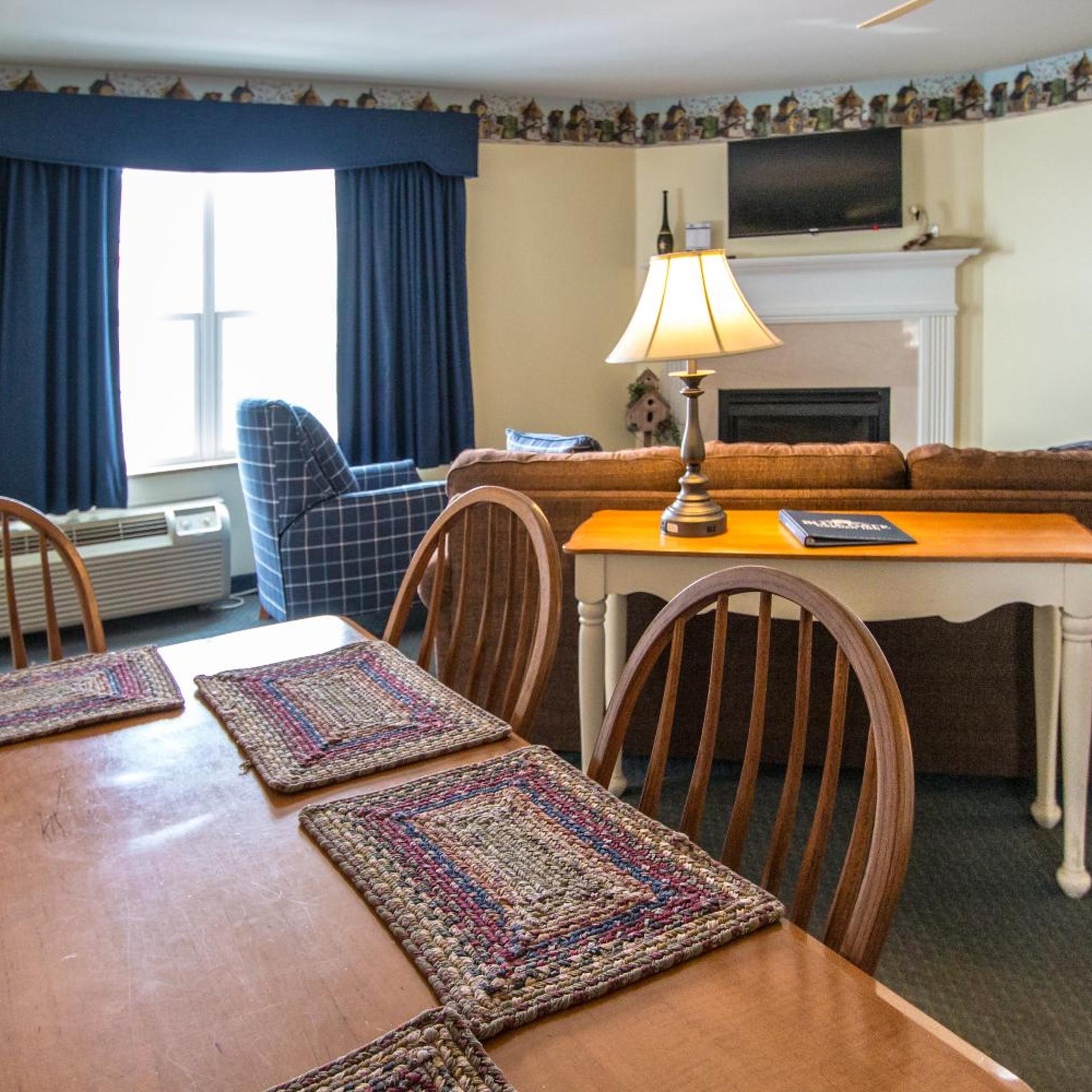 Blue Gate Garden Inn 38/50