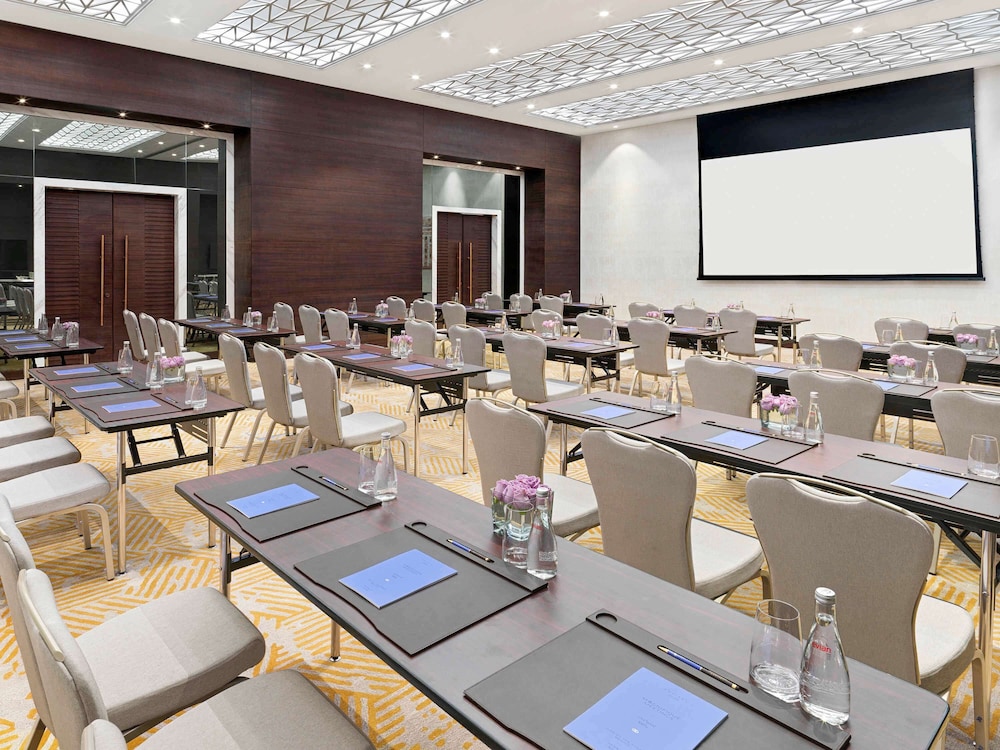 Sofitel Dubai The Obelisk 73/82