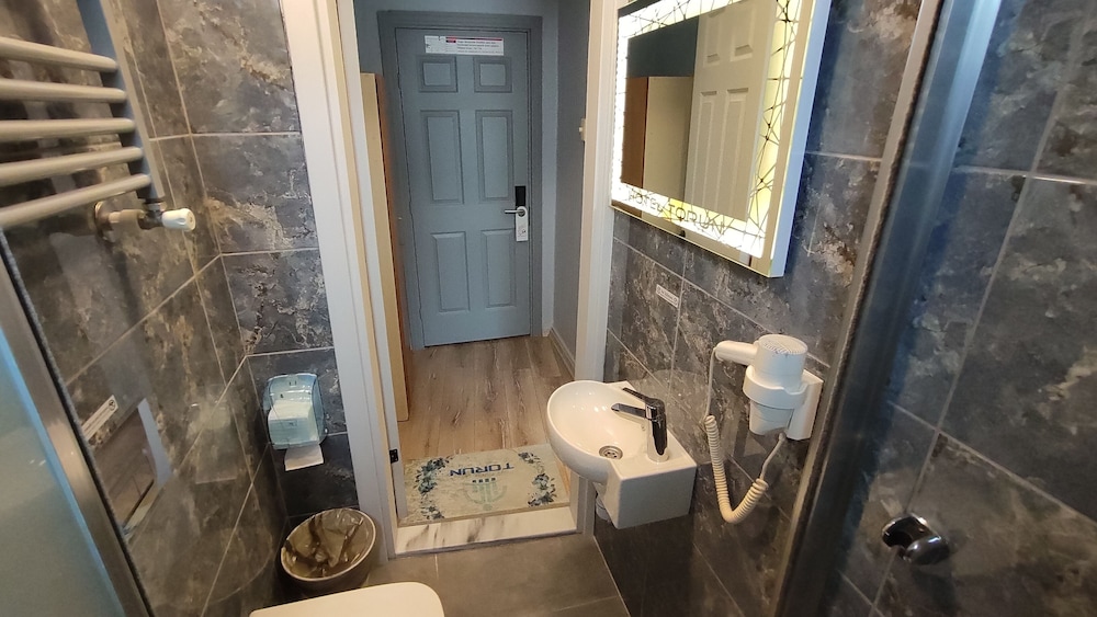 غرفة قياسية بسرير مزدوج بإطلالة على المتنزه، Hotel Torun Istanbul Old City 7/8