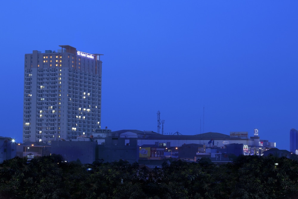 Santika Depok 1/51