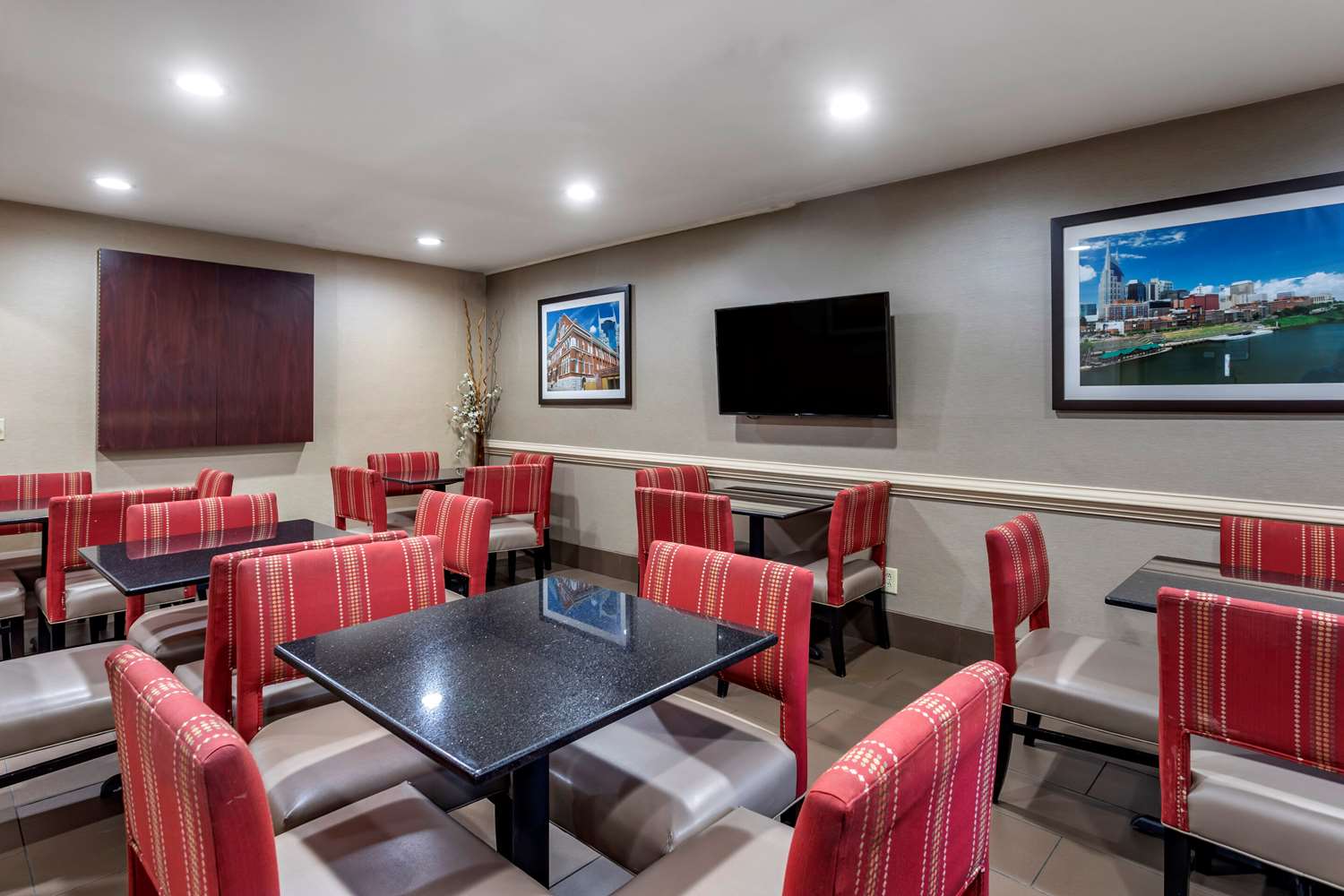 Comfort Inn Nashville West 26/33