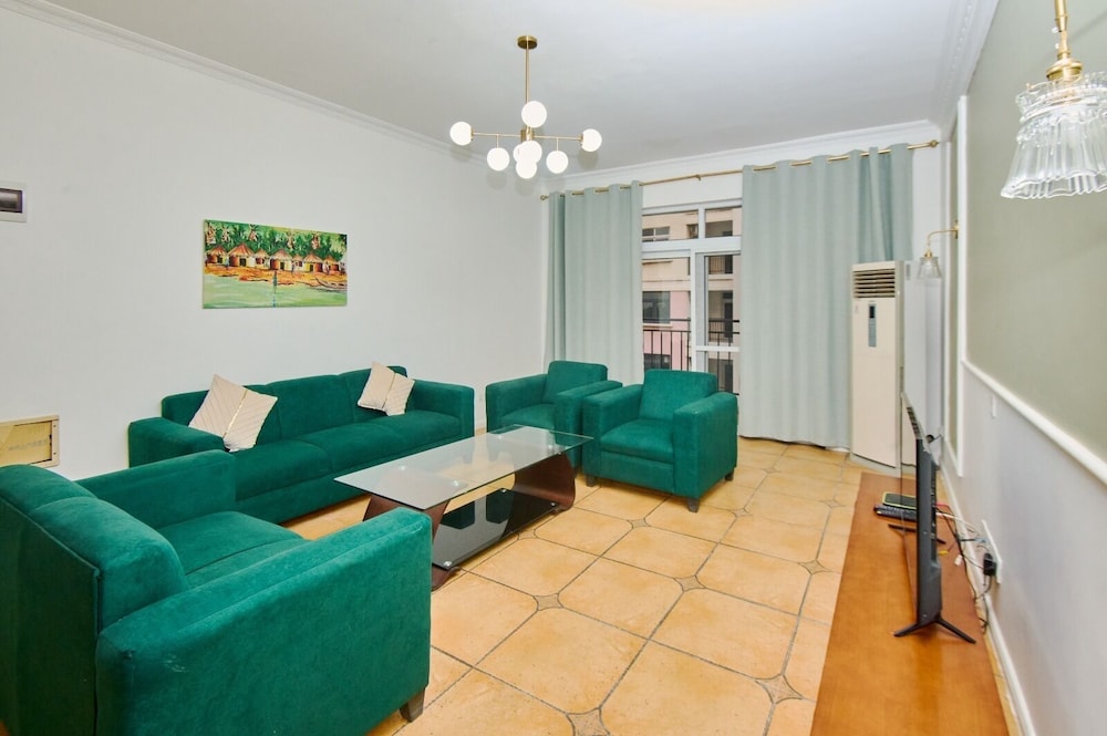 Chateau Towers Hotel Apartment 20/33