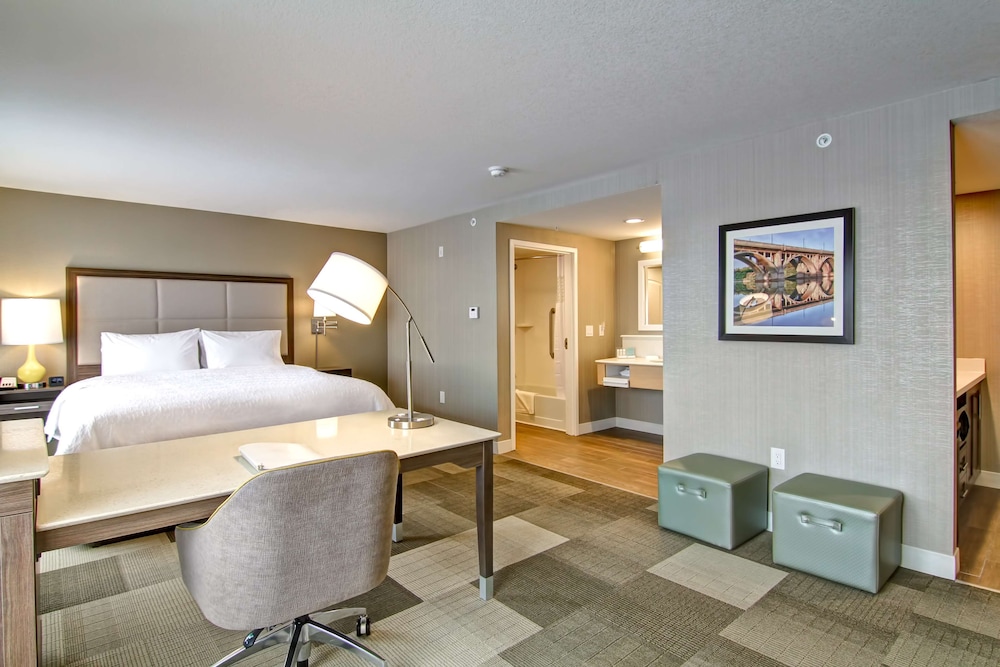 Hampton Inn and Suites by Hilton Saskatoon Airport 22/39