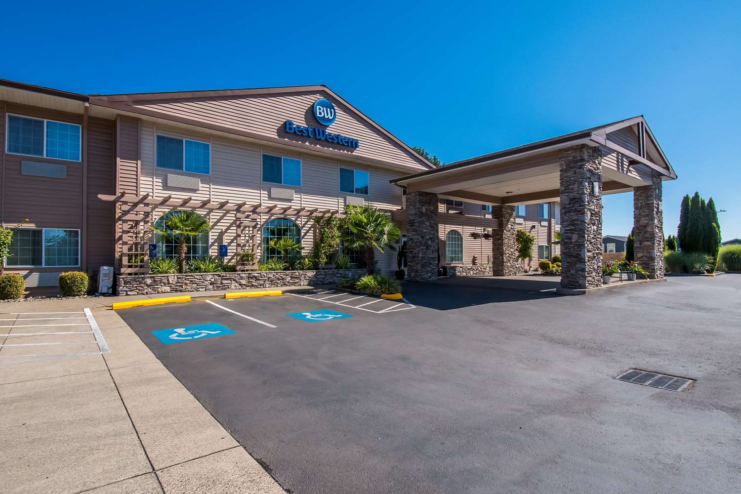 Best Western University Inn & Suites 9/10