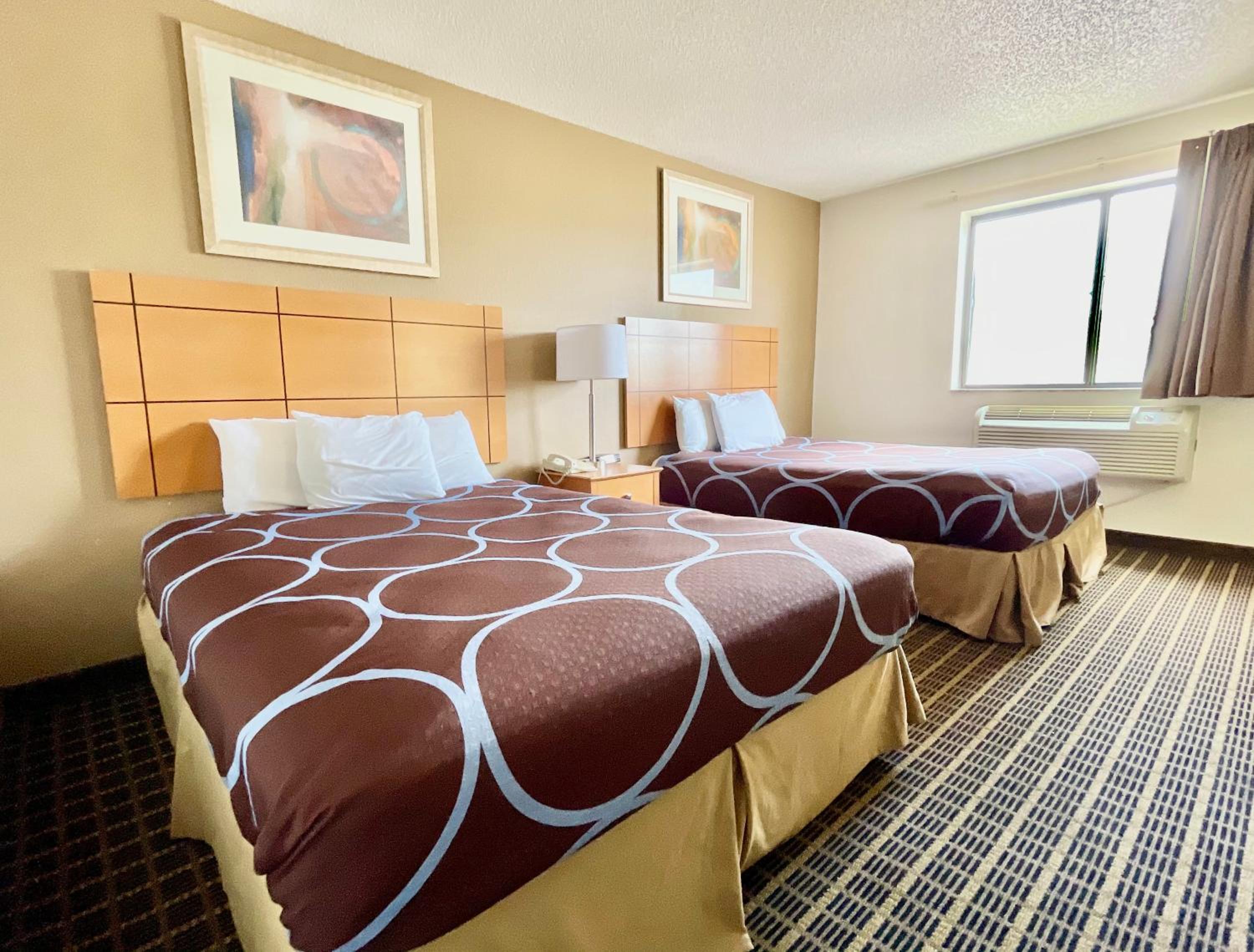 Econo Lodge Quincy 8/15