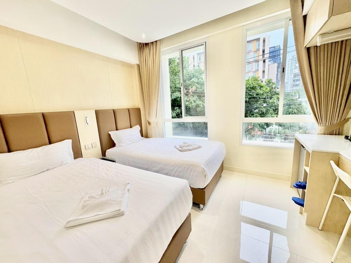ABC QQ Hotel 24/38