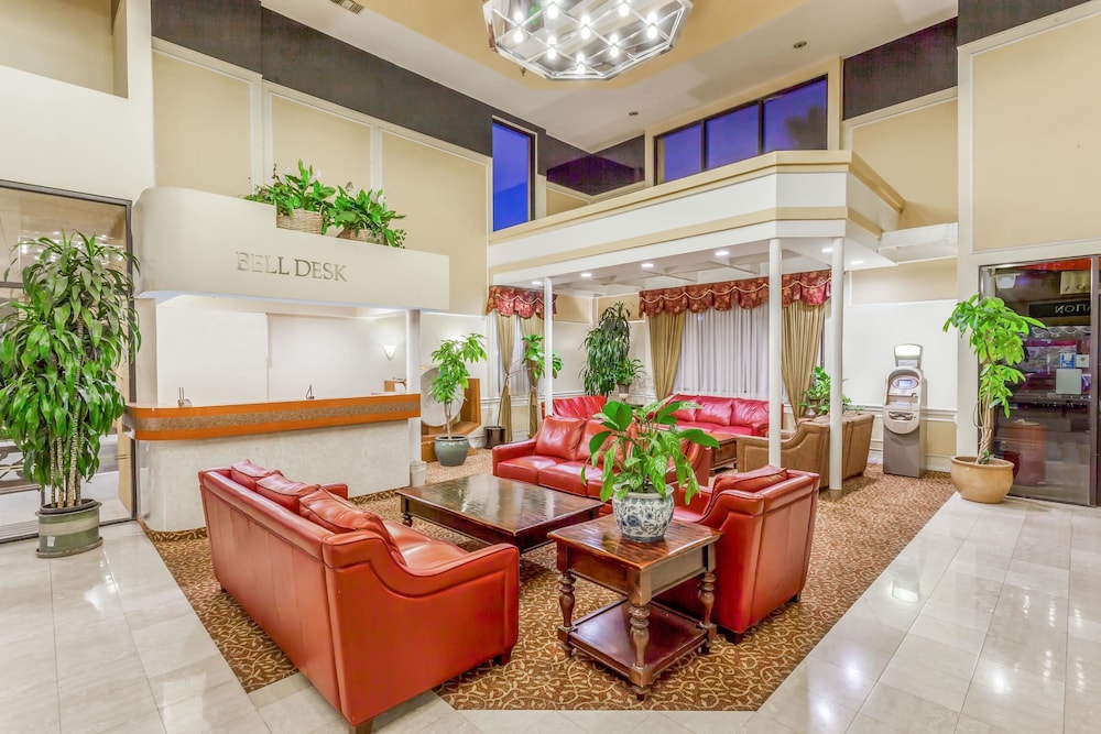 Ramada Plaza By Wyndham Garden Grove/Anaheim South 36/43