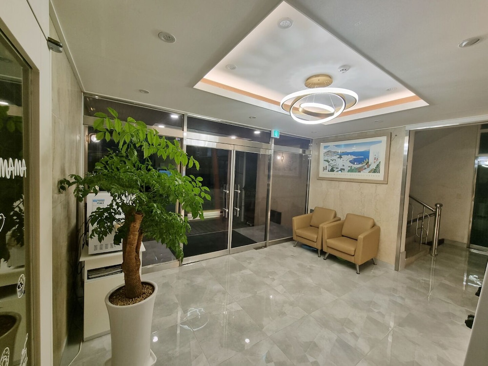 Trevi Hotel 7/46