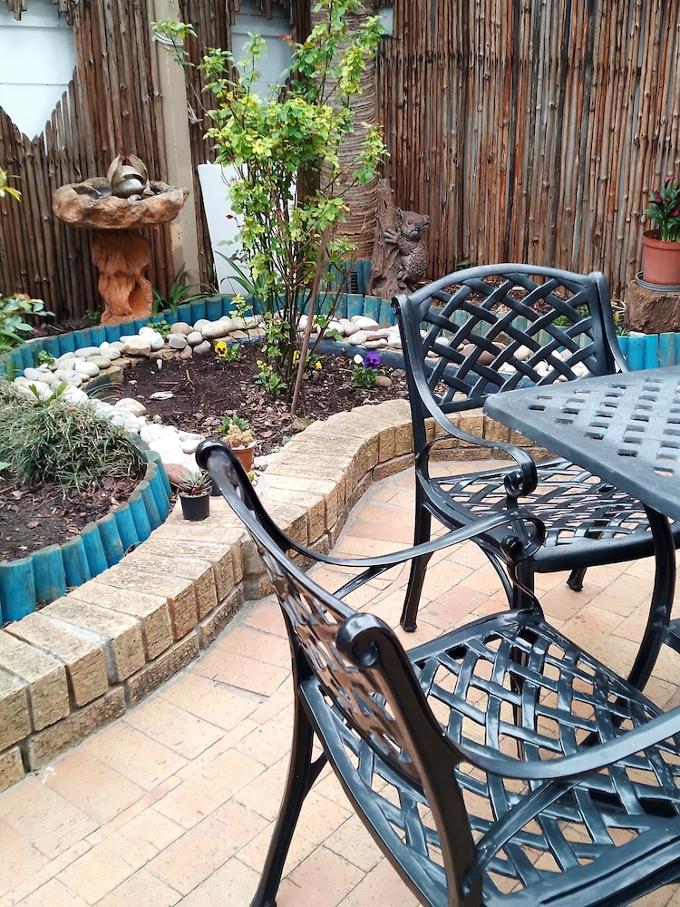 Le Bay Lodge 33/41