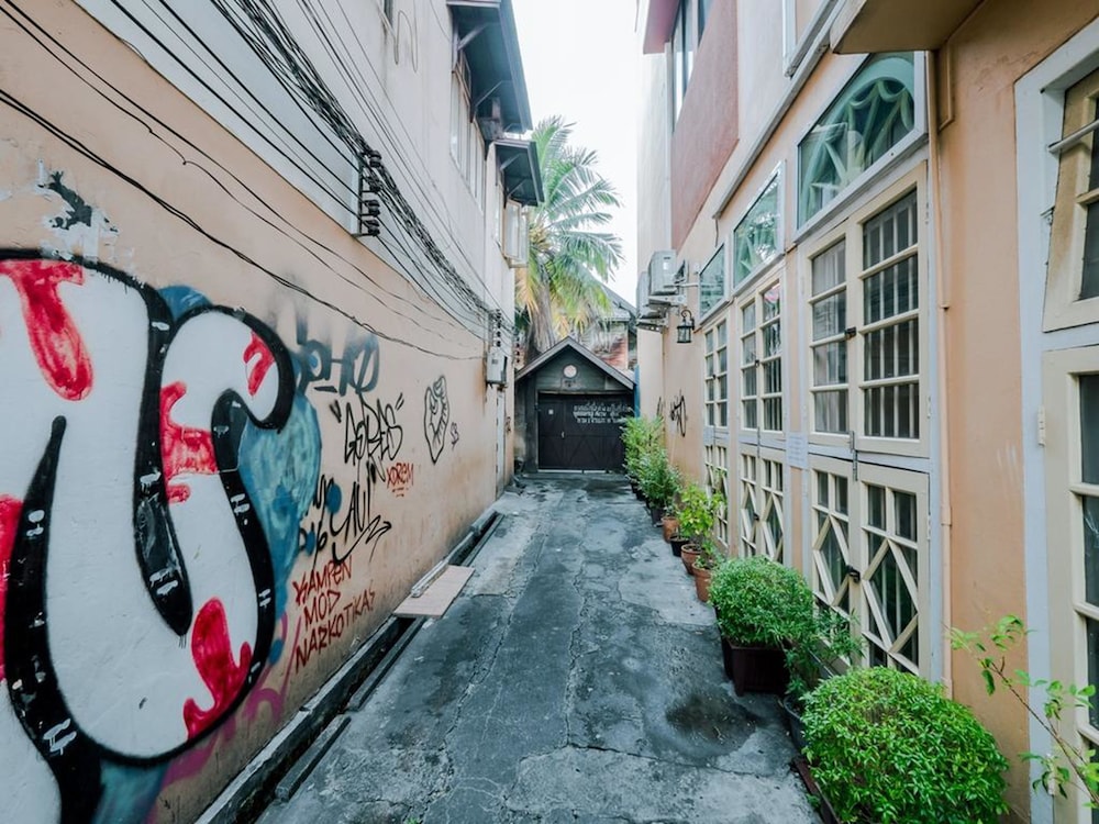 Zeds Hostel Bangkok 65/66