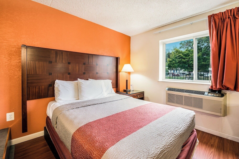 Motel6 Tinton Falls, NJ - Neptune 8/38