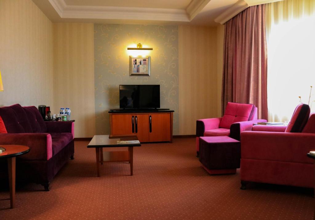 Grand Hotel Europe 44/57