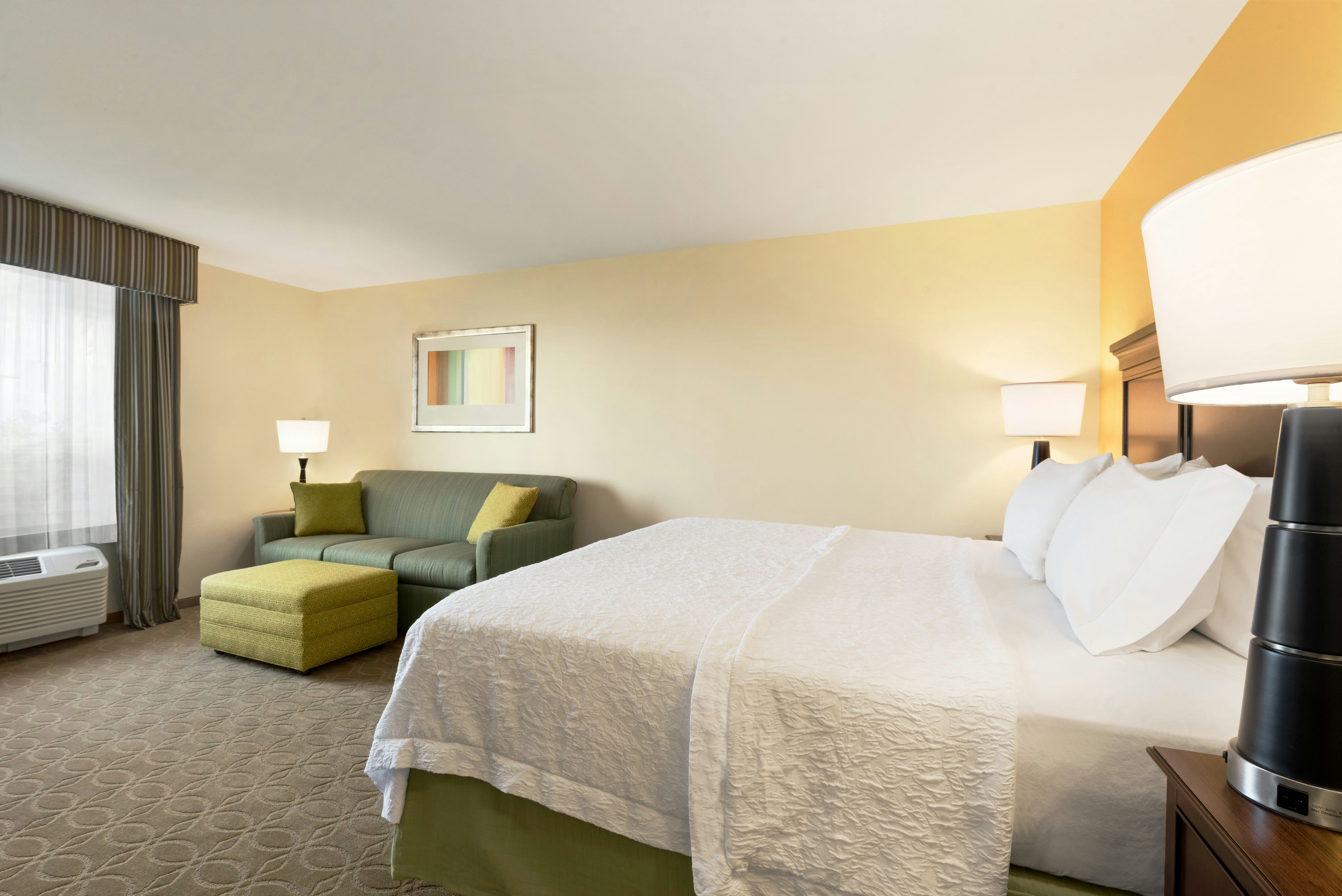ROOM, KING BED, SOFA