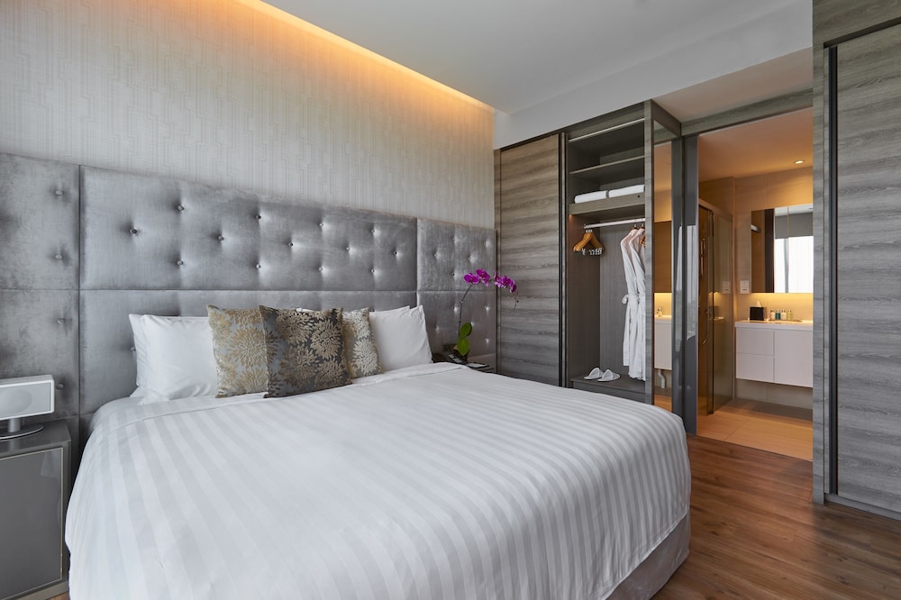 2 BEDROOMS, PREMIUM
