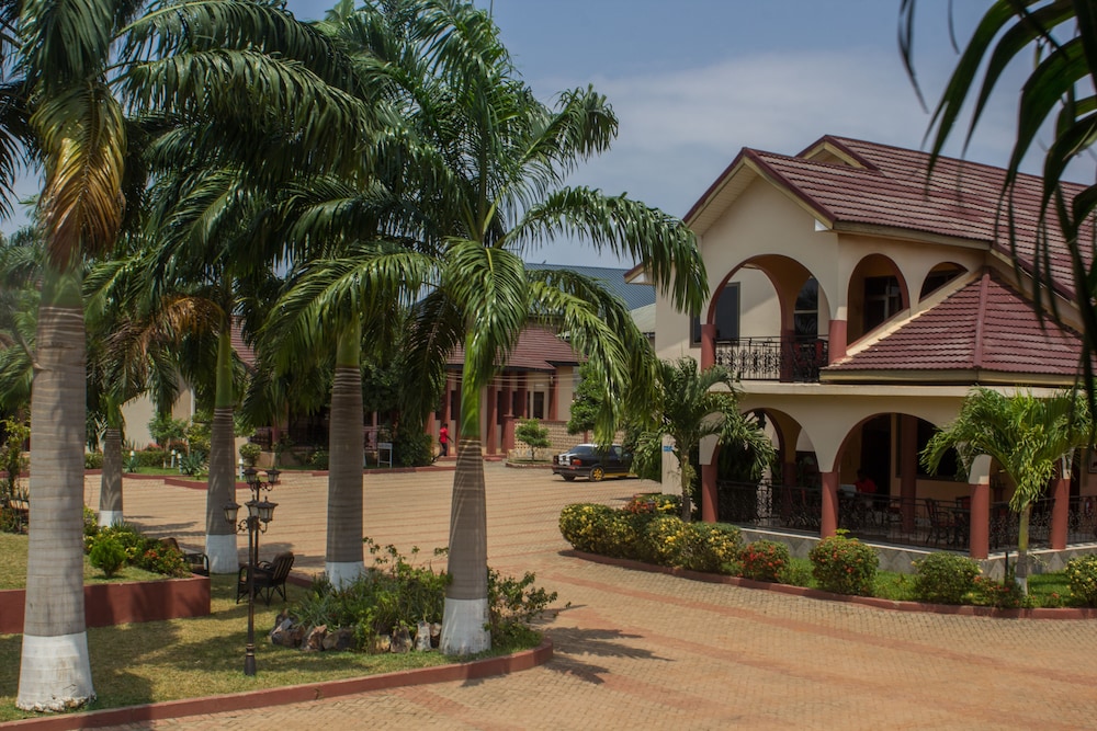 Oriental Hotel North Legon - Adults Only 38/39