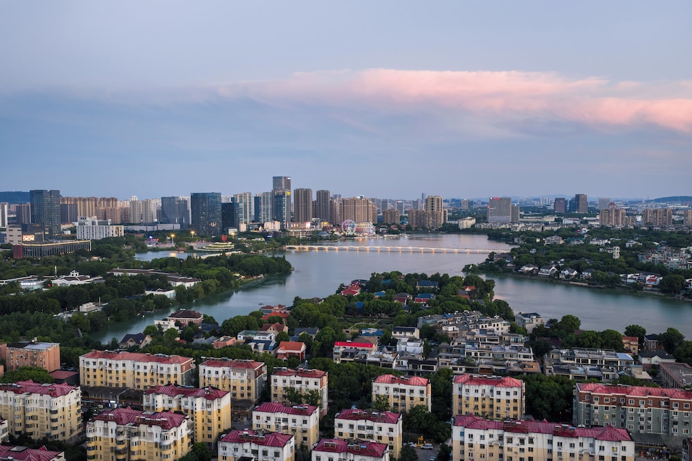 UrCove by Hyatt Nanjing South Railway Station BaiJia Lake 45/50