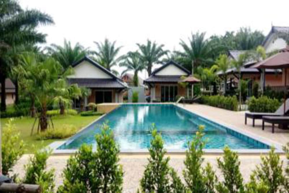 Palm Kiri Resort 5/45
