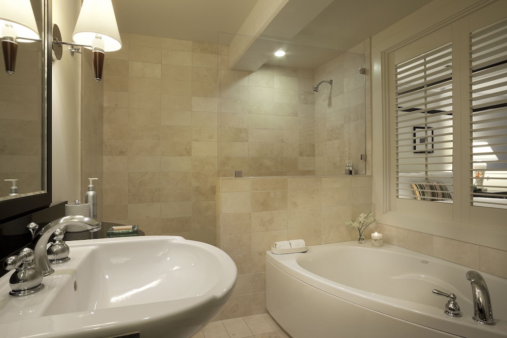 Casa Madrona Hotel and Spa 57/61