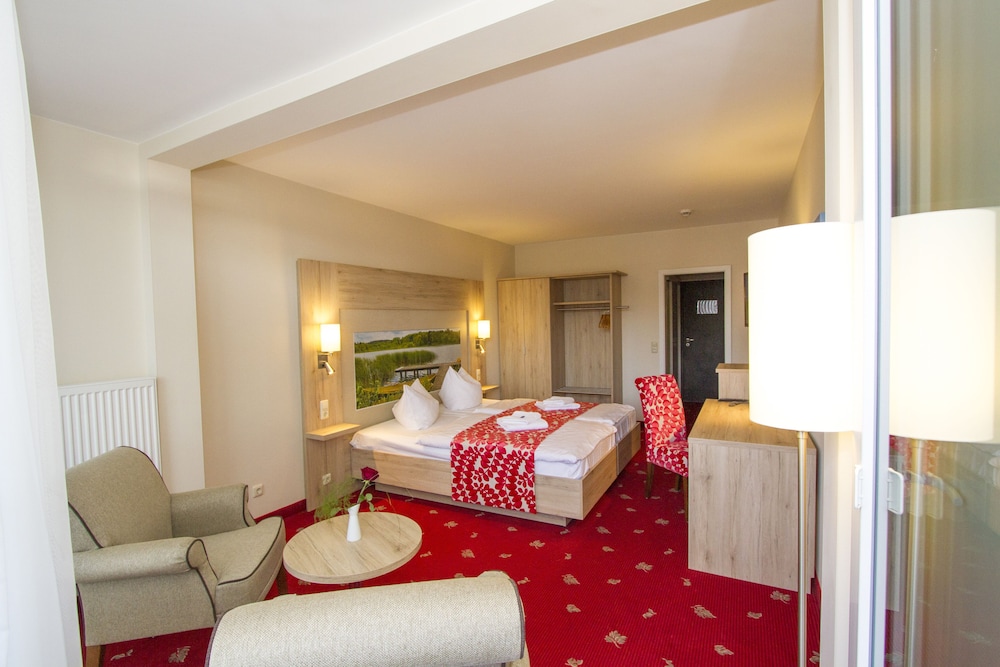 FALK SEEHOTEL PLAU AM SEE 12/50