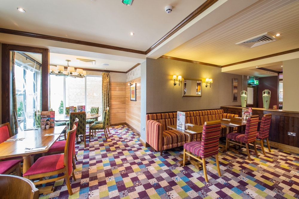 Premier Inn Stourbridge Town Centre 21/26