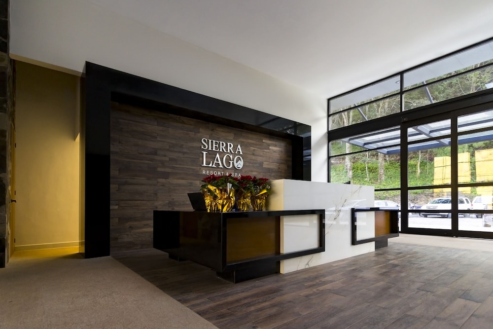 Sierra Lago Resort And Spa 6/57