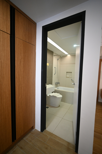 Junior Penthouse, Crown Hotel Palawan at Harbour Springs 4/4