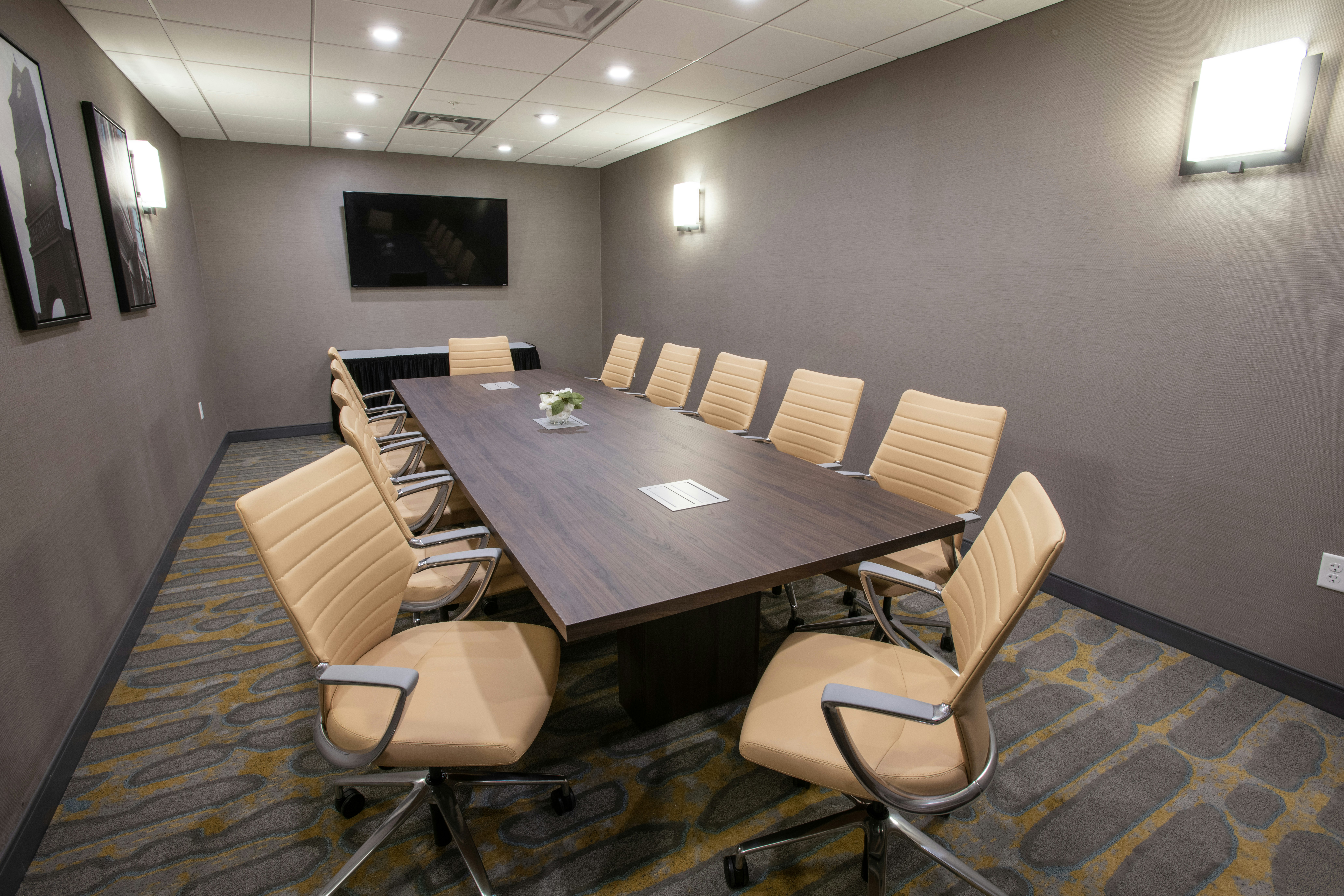 Hampton Inn Suites Cincinnati Kenwood Oh 33/43