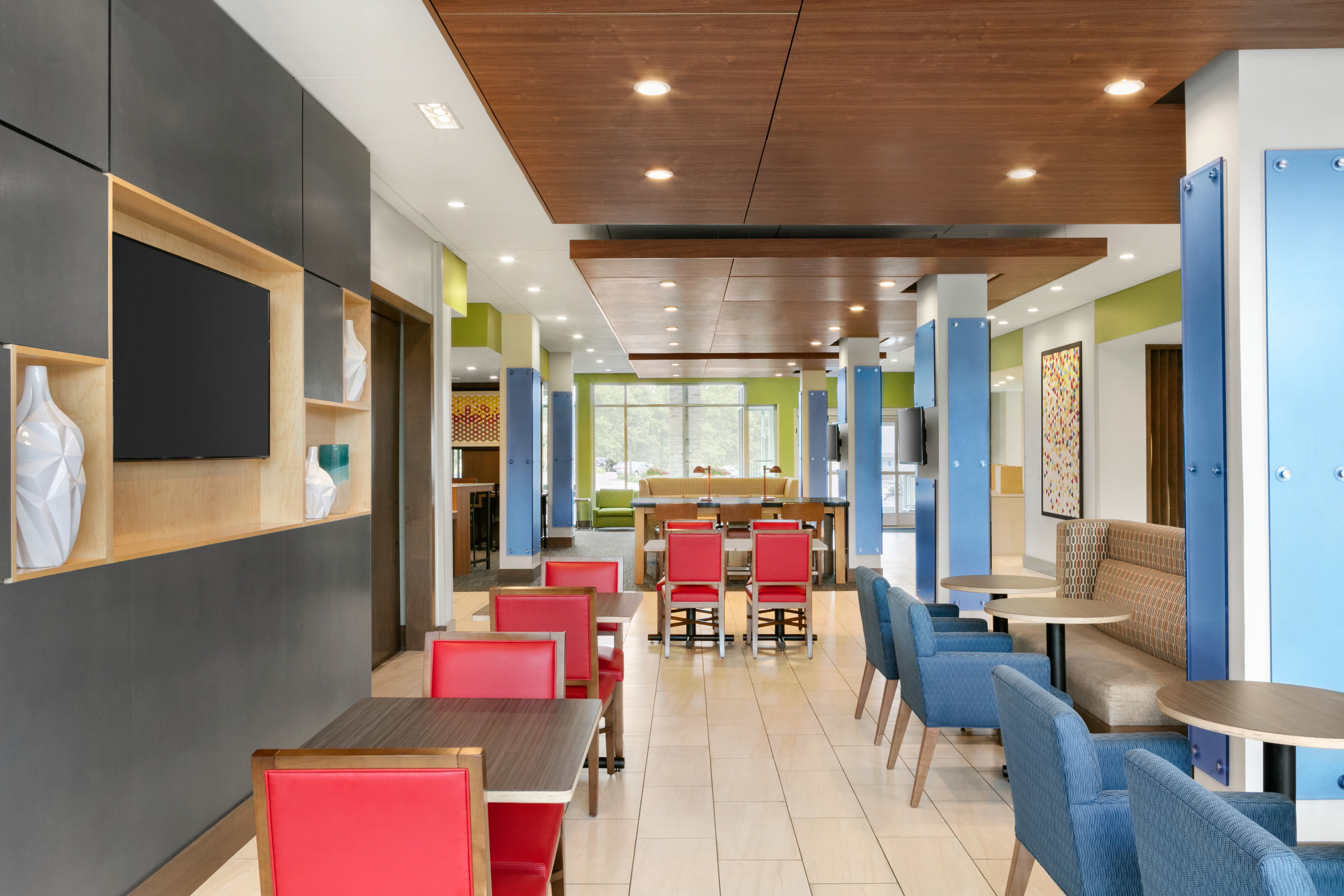 Holiday Inn Express & Suites Salisbury 32/38