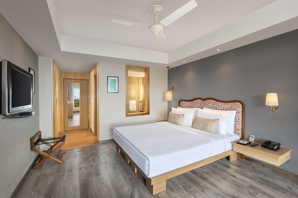 ROOM, QUEEN BED, VALLEY VIEW