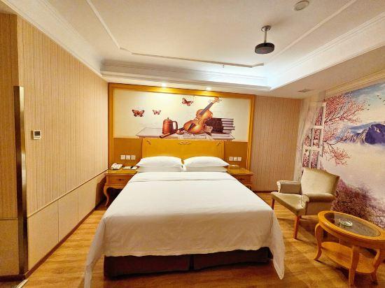 Feature, Double Bed