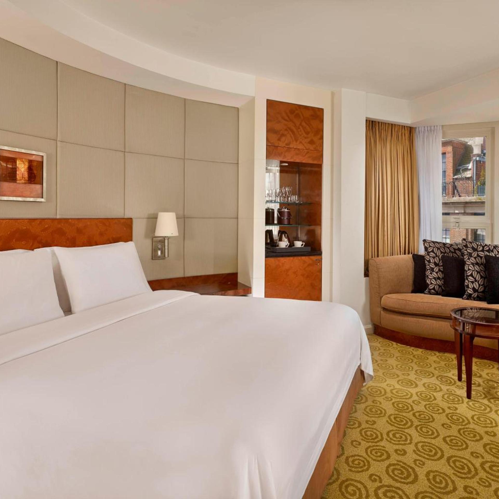 Guest Room, Classic, King Bed