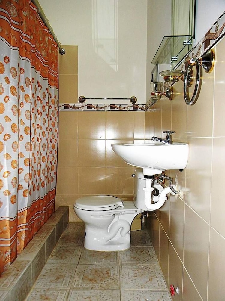 RIO GUAYAS HOTEL 14/30