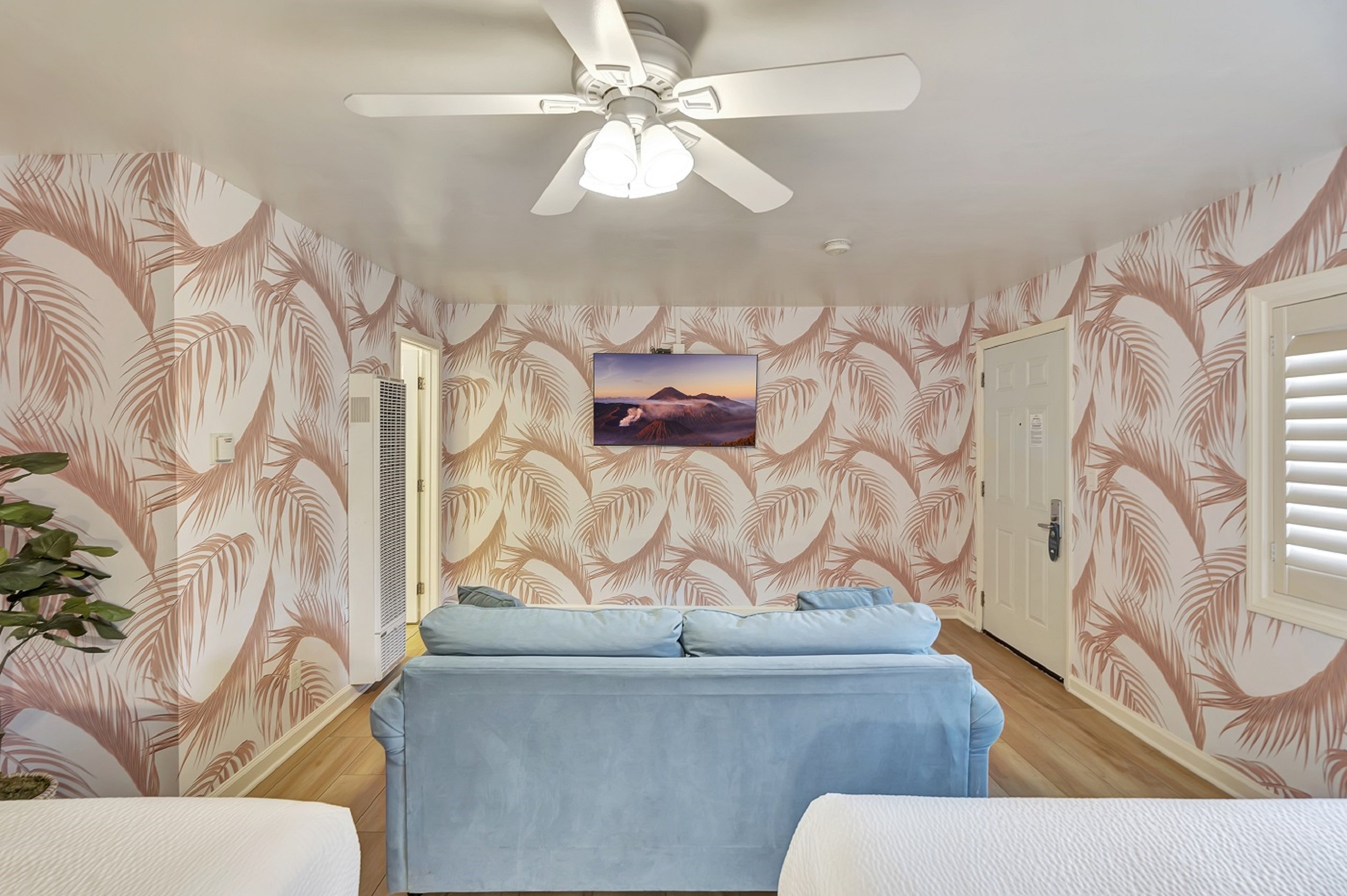 Santa Monica Hotel 13/61